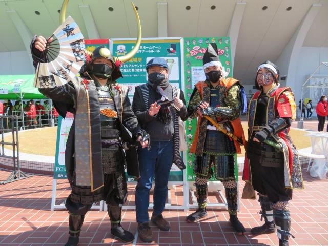 九游体育app-隔壁家的低级别联赛:日本J3联赛开幕 战国Cosplay