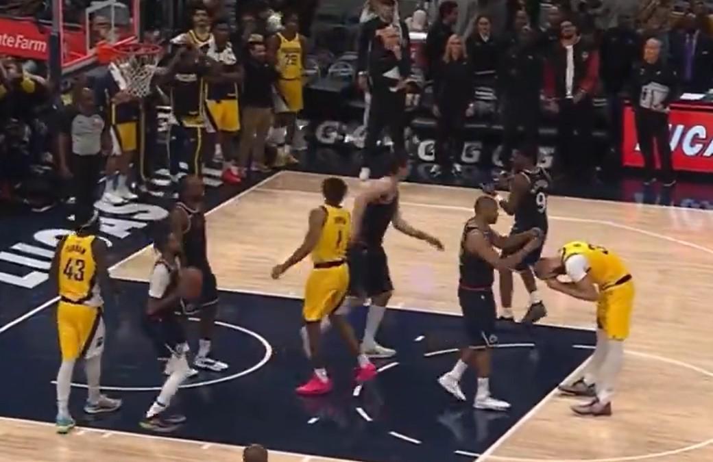 九游体育-明着摆烂？步行者0.1秒落后1分获2罚，赫夫两罚不中送走比赛