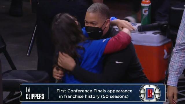 九游体育app-灌鸡汤、调阵容！卢指导重塑快艇 谁还说他不懂球？